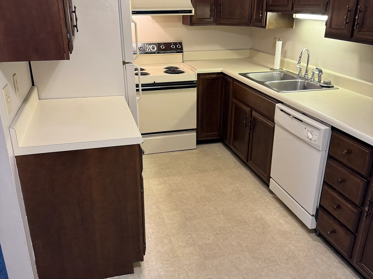 2 bed, 725 sqft, $875 — Photo 3
