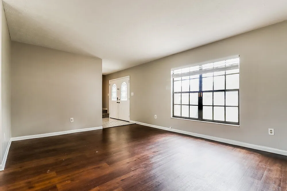4 bed, 2.5 bath, 2019 sqft, $2,750 — Photo 4
