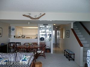 4th image of 4801 S Shore Dr APT E3