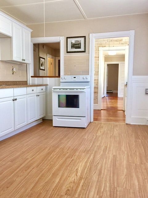 Kitchen w/new frig, dwasher & micro