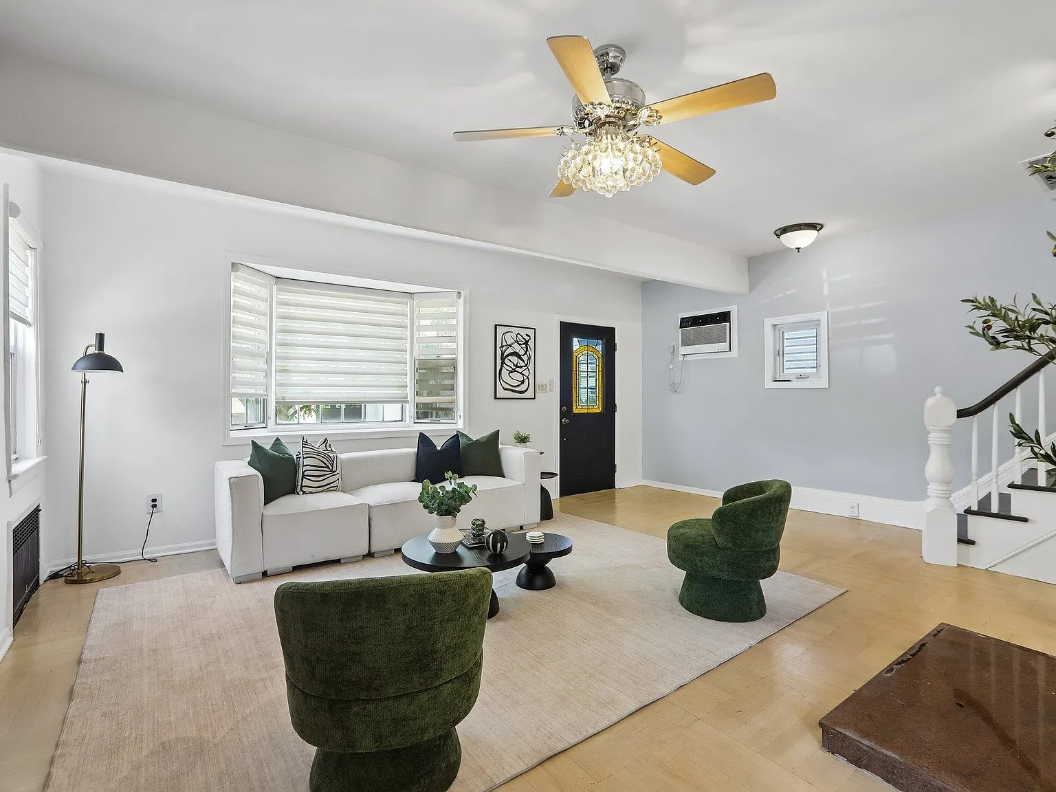 3 bed, 4.0 bath, $4,000 — Photo 4