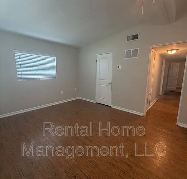 503 Shannon Rd — Photo 5