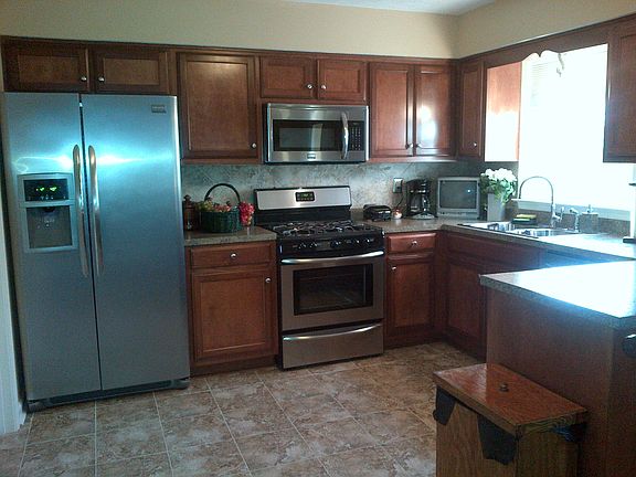 2nd image of 916 Chartwell Dr