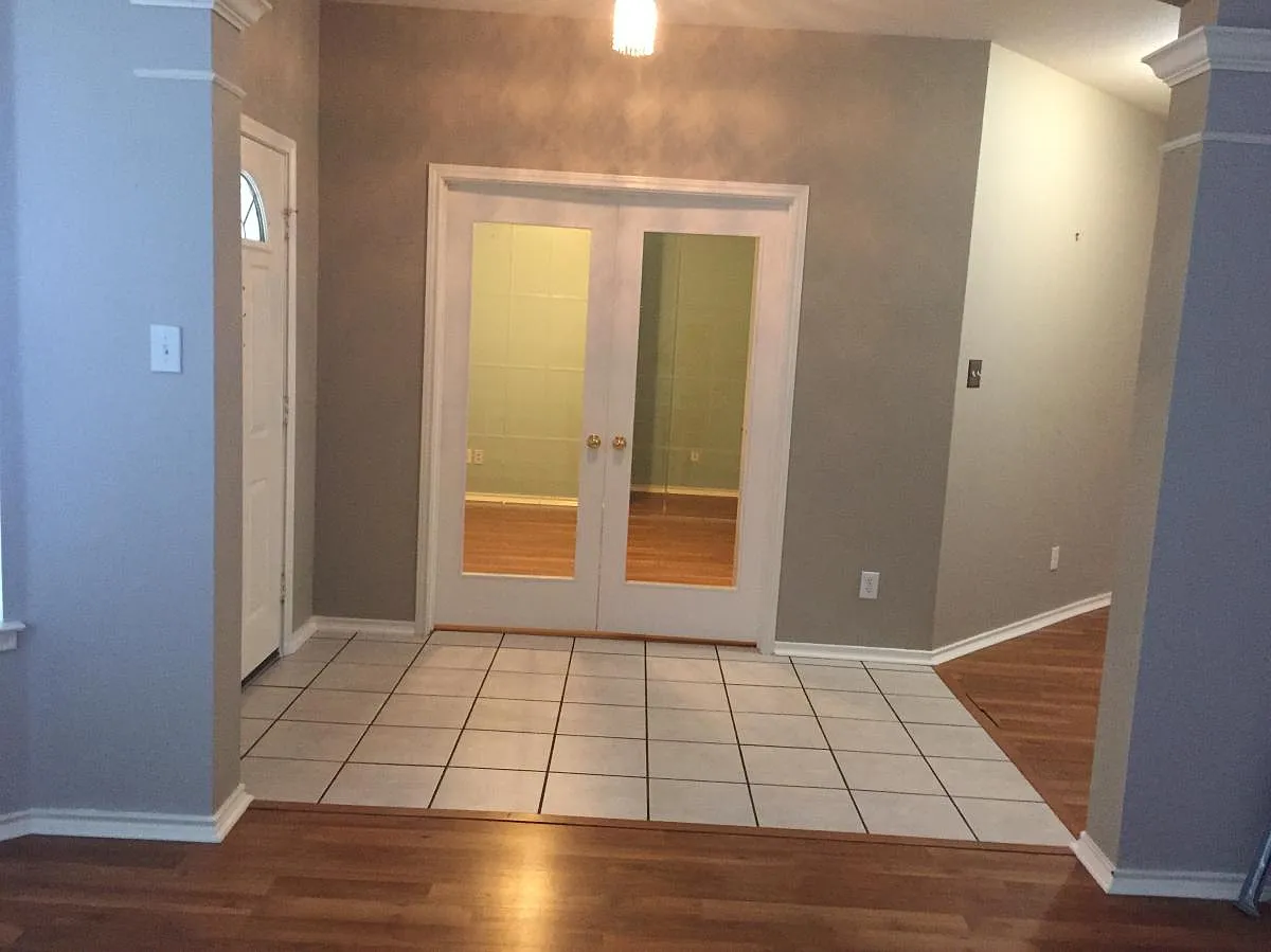 4 bed, 2472 sqft, $2,300 — Photo 3