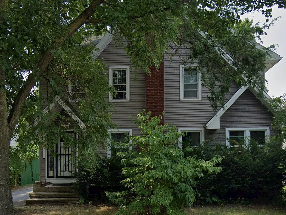 2295 Dewey Ave #1