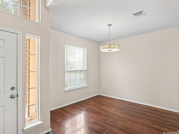 2nd image of 5958 Pearl