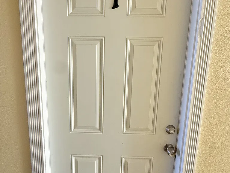 139 W Yosemite Ave — Photo 3