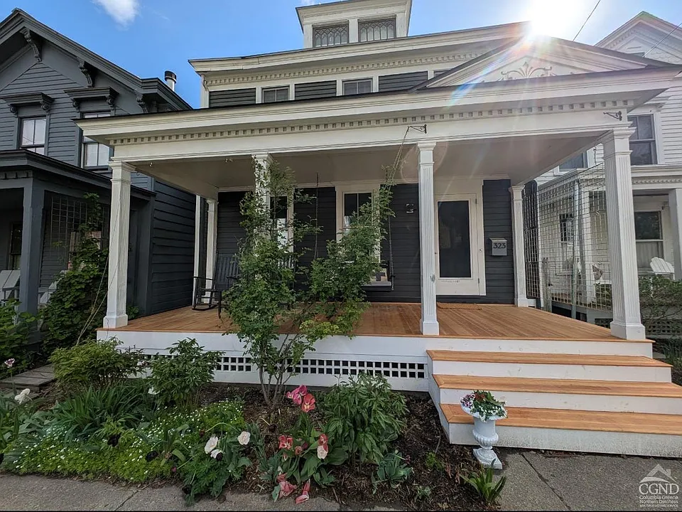 323 Union St