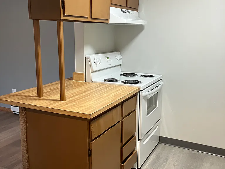 Oak Hills West Apartments — Photo 11