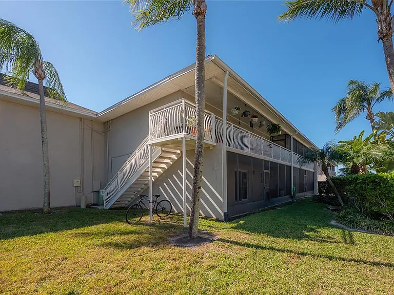 8812 Bay Pointe Dr #D202 — Photo 28