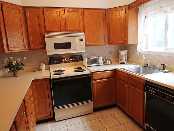 2nd image of 11 Johnson Drive #199