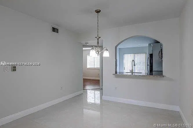 Venetia Gardens Condo 1 — Photo 4