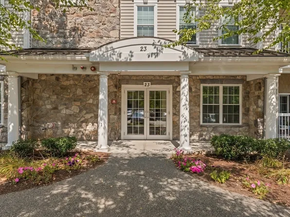 23 Augustus Ct Unit 3001, Reading, MA 01867