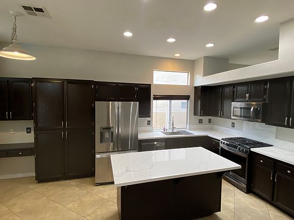 3rd image of 39835 De Vendome Ct