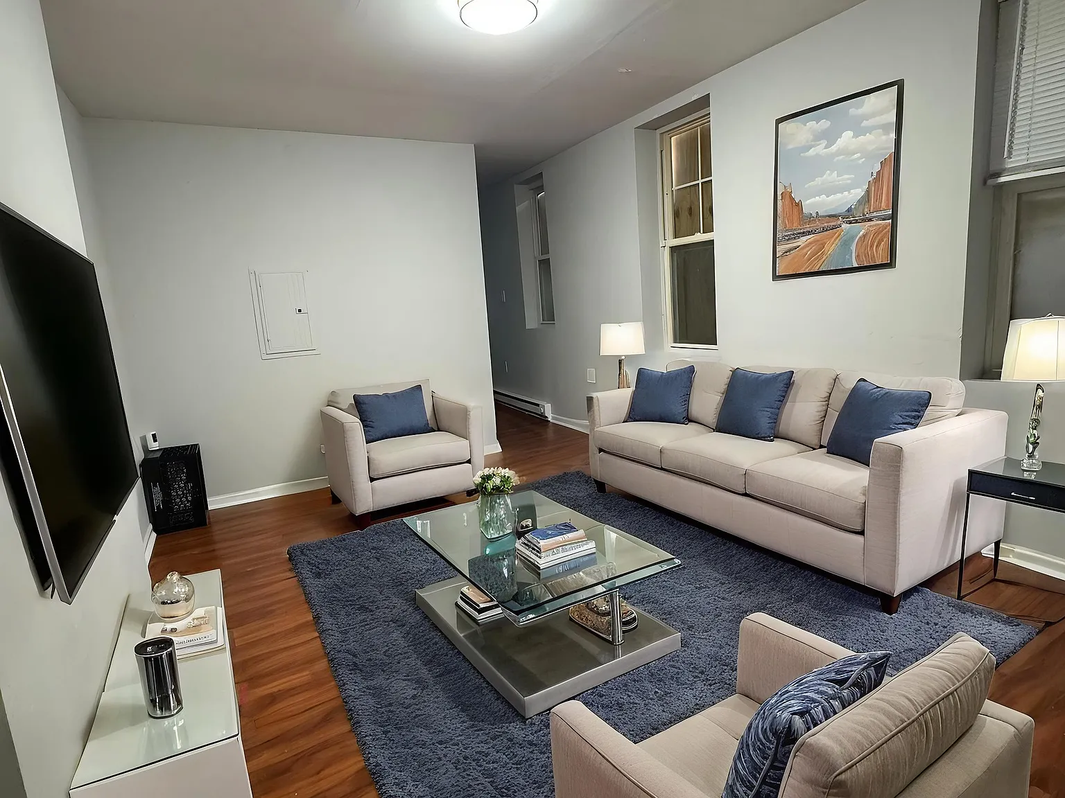 3 bed, $1,200 — Photo 1