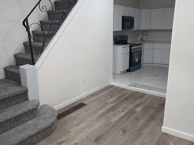 1712 N Lindenwood St — Photo 6