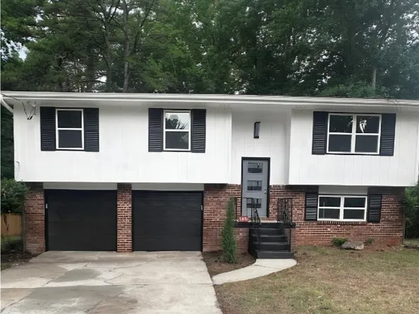 5851 Christopher Ln, Lithonia, GA 30058