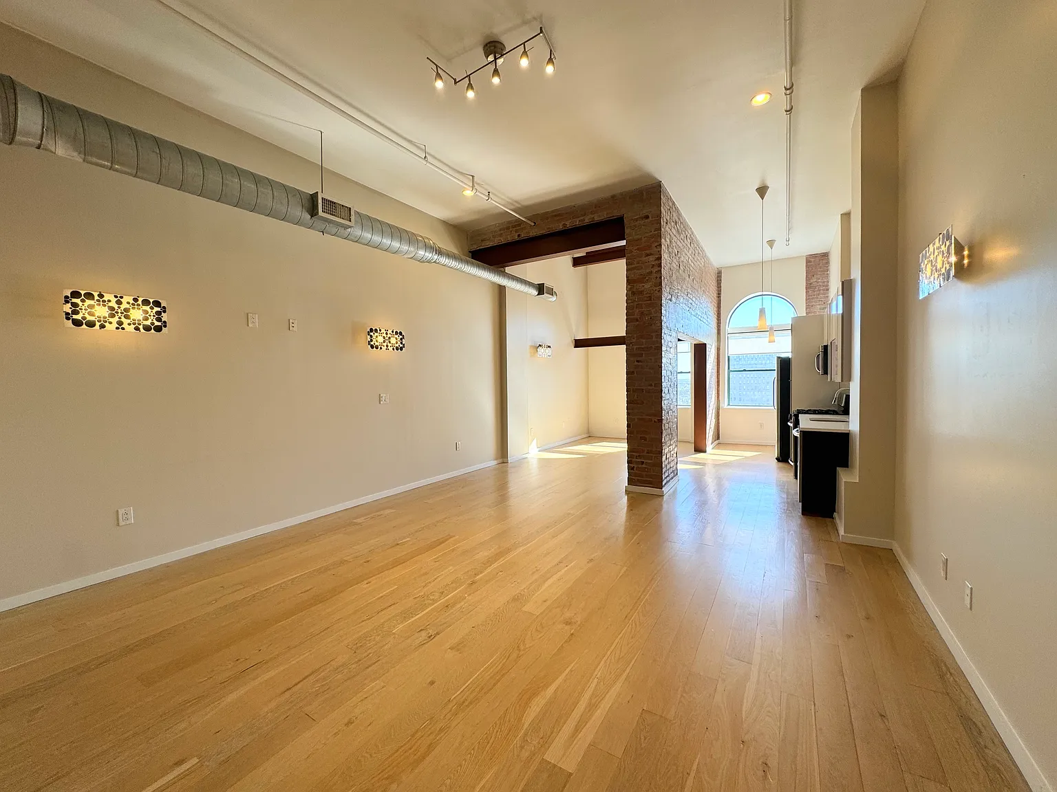 1 bed, 803 sqft, $2,095 — Photo 4