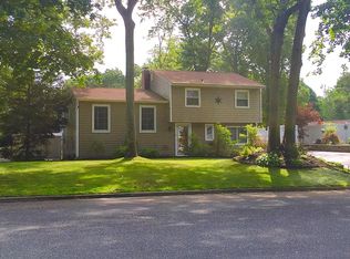 61 Avenue D, Farmingville, NY 11738