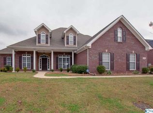 2202 Rosebrooke Dr SW, Huntsville, AL 35803