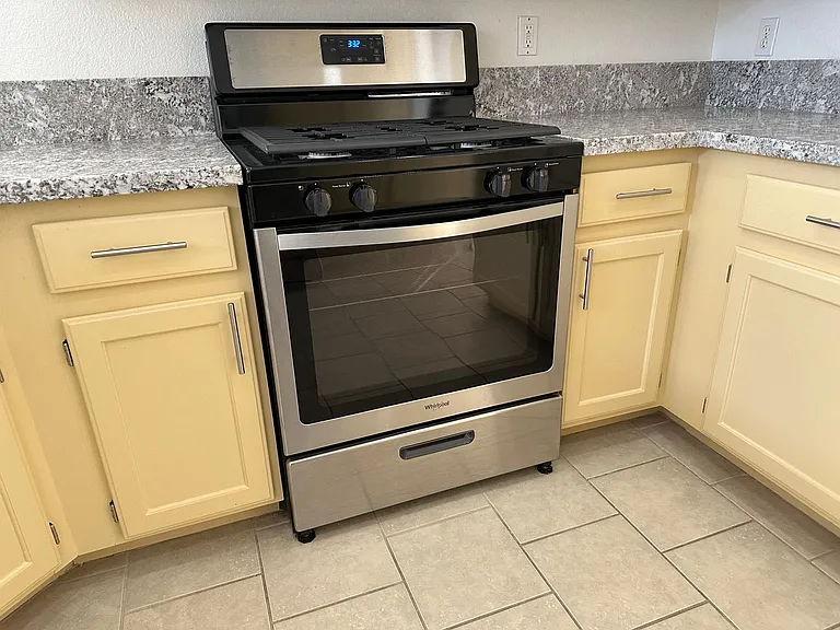 7117 Old Village Ave — Photo 38