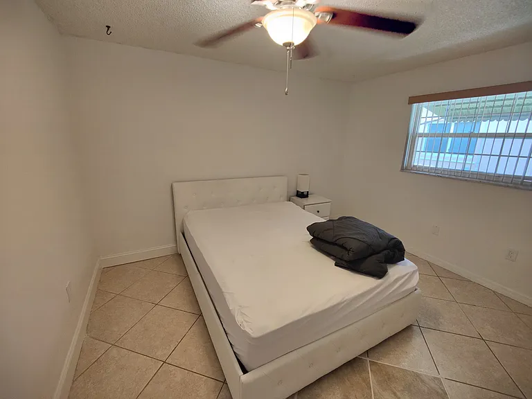 8519 NW 20th Ct — Photo 4