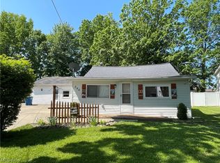 244 Parkway Dr, Eastlake, OH 44095