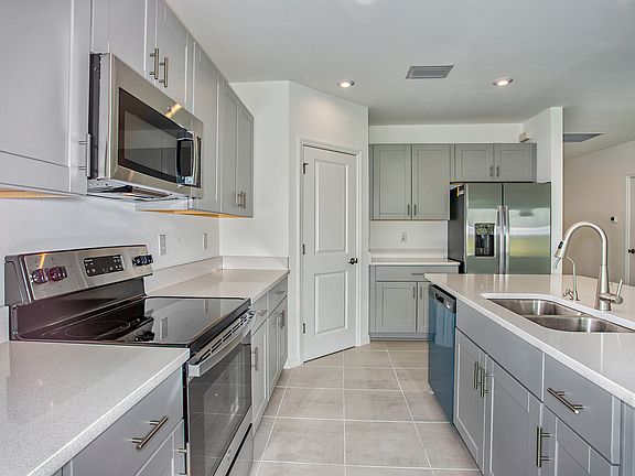 5th image of 208 El Dorado Blvd S