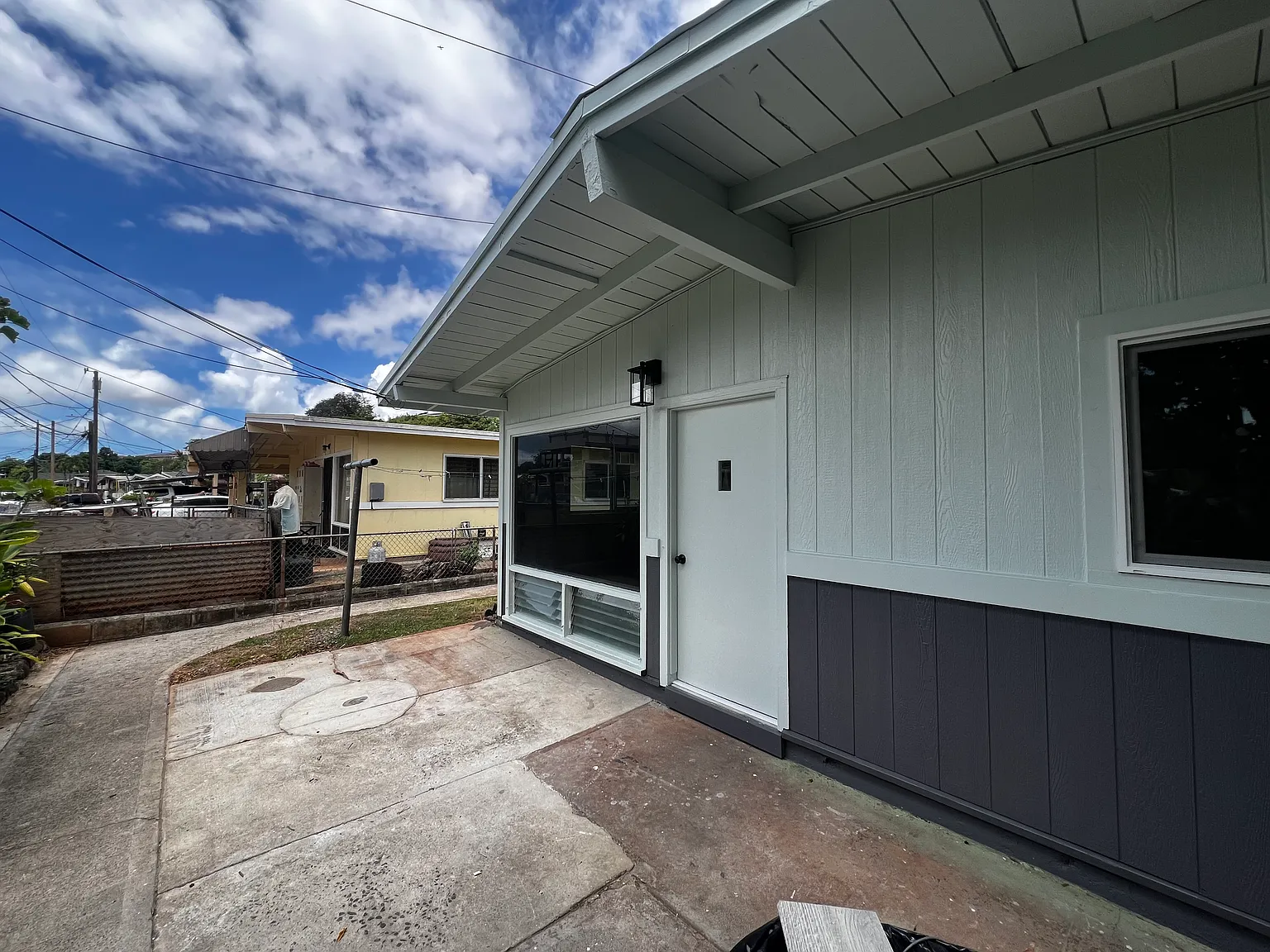 3 bed, 2400 sqft, $3,100 — Photo 2