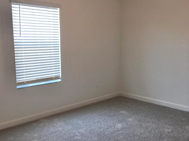 12226 SW Roma Cir — Photo 10