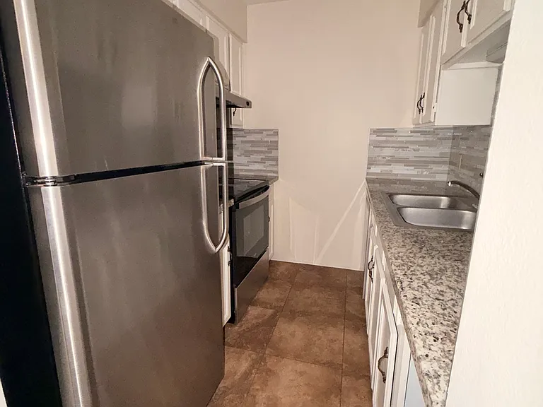 2601 W Broadway Blvd #195 — Photo 8