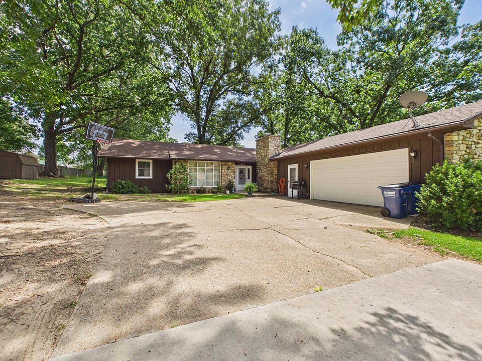 1st image of 1219 Meadowcrest Dr