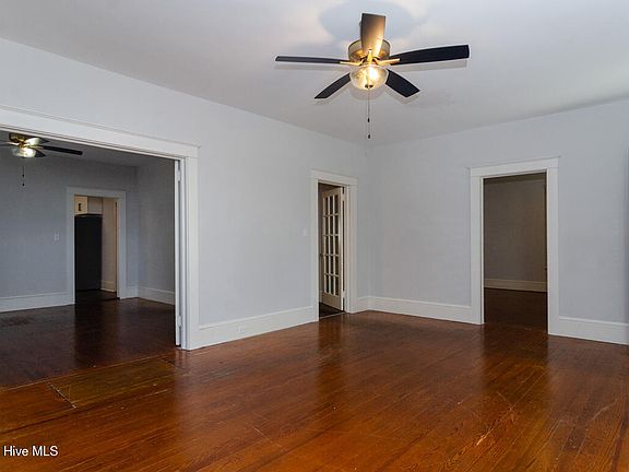 5th image of 914 Bonham Ave #B