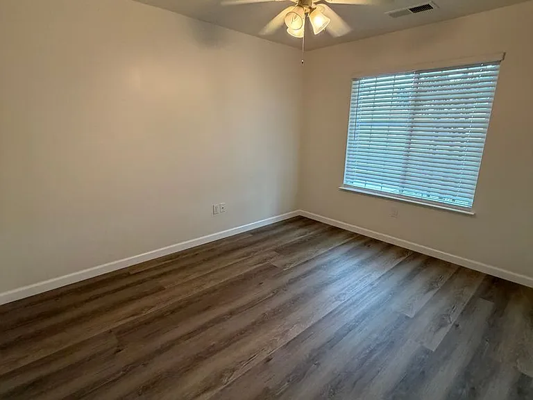 2892 Florence Ave — Photo 9
