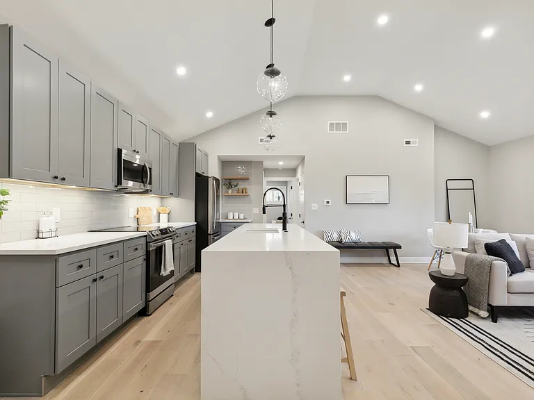 405 Meadowhurst Ln — Photo 4