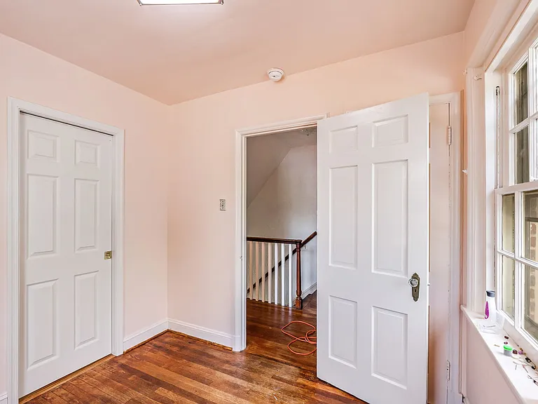 3408 Montrose Ave — Photo 33