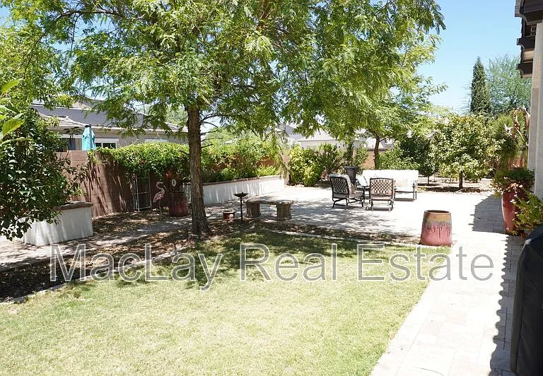2910 E Wildhorse Dr — Photo 22