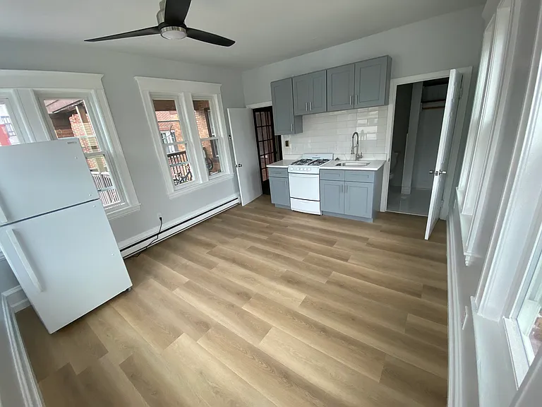131 Deane St #2S — Photo 17