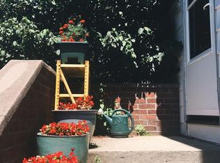 26 Noyes Ave, Bristol, RI 02809