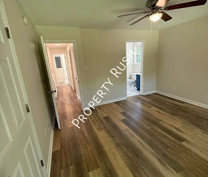 709 N Holly St — Photo 22