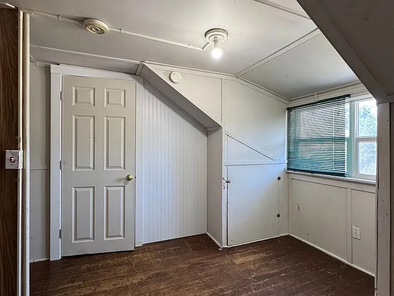 509 N Cle Elum St — Photo 10