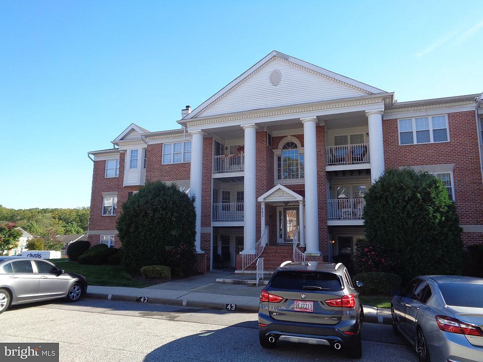 1st image of 202 Burkwood Ct #2E