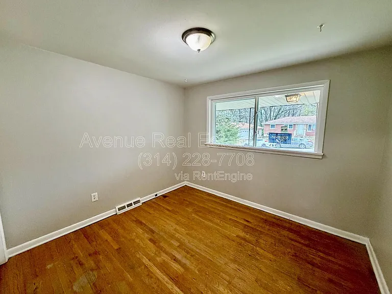 8821 McNulty Dr — Photo 3