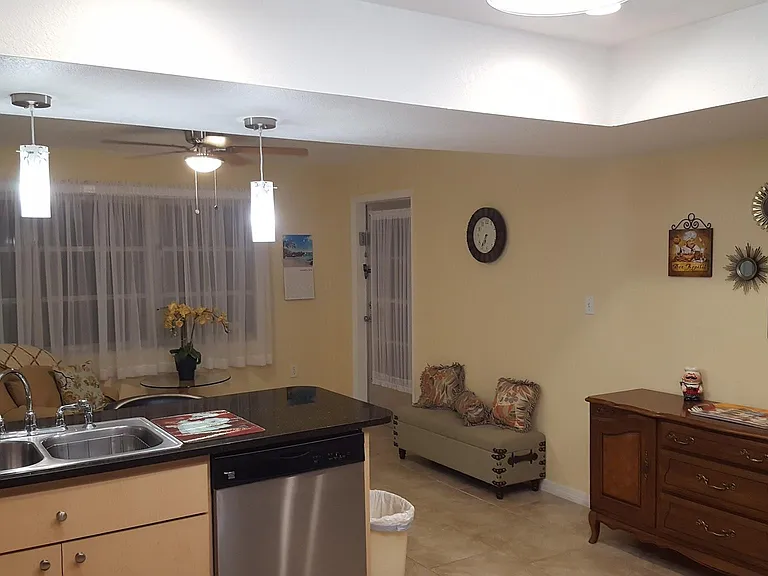 2490 Mockingbird St — Photo 10