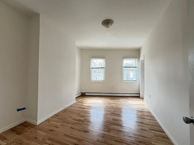 11 Rose Ave #2 — Photo 5