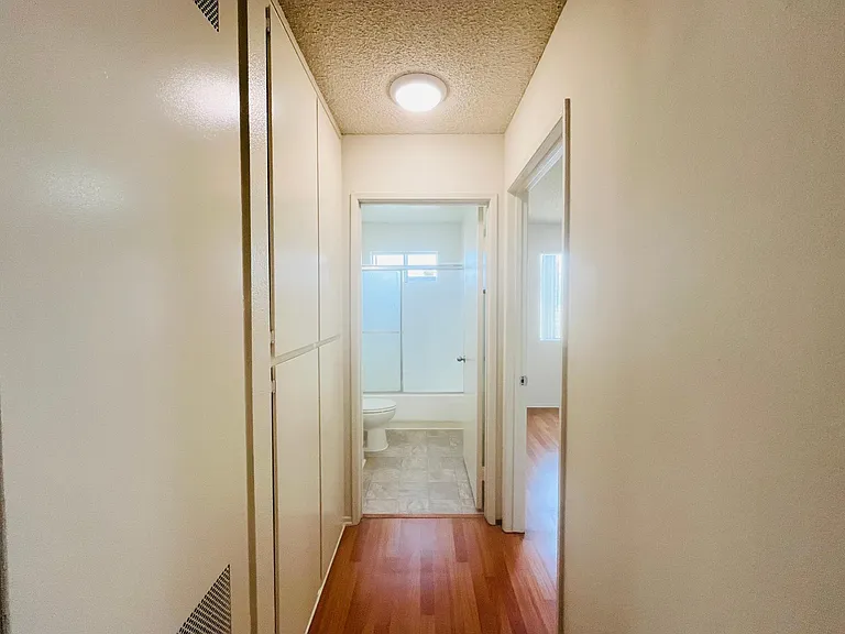 237 N Rosemont Ave #5 — Photo 6