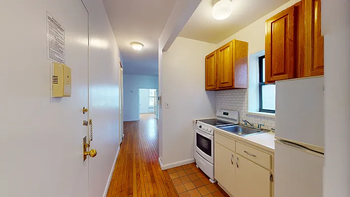 Rented by Bond New York | media 9