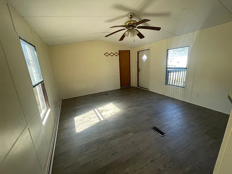 11561 Rosebud Ln — Photo 6