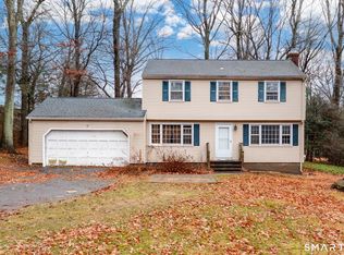 32 Forest Court North, Hamden, CT 06518