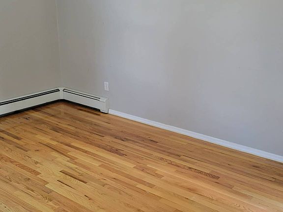 5th image of 25-03 95th St Floor 1